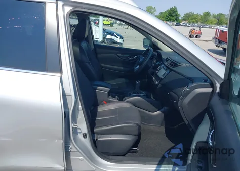 2017 Nissan Rogue Sl z USA, uszkodzony, nr VIN 5N1AT2MV0HC832876